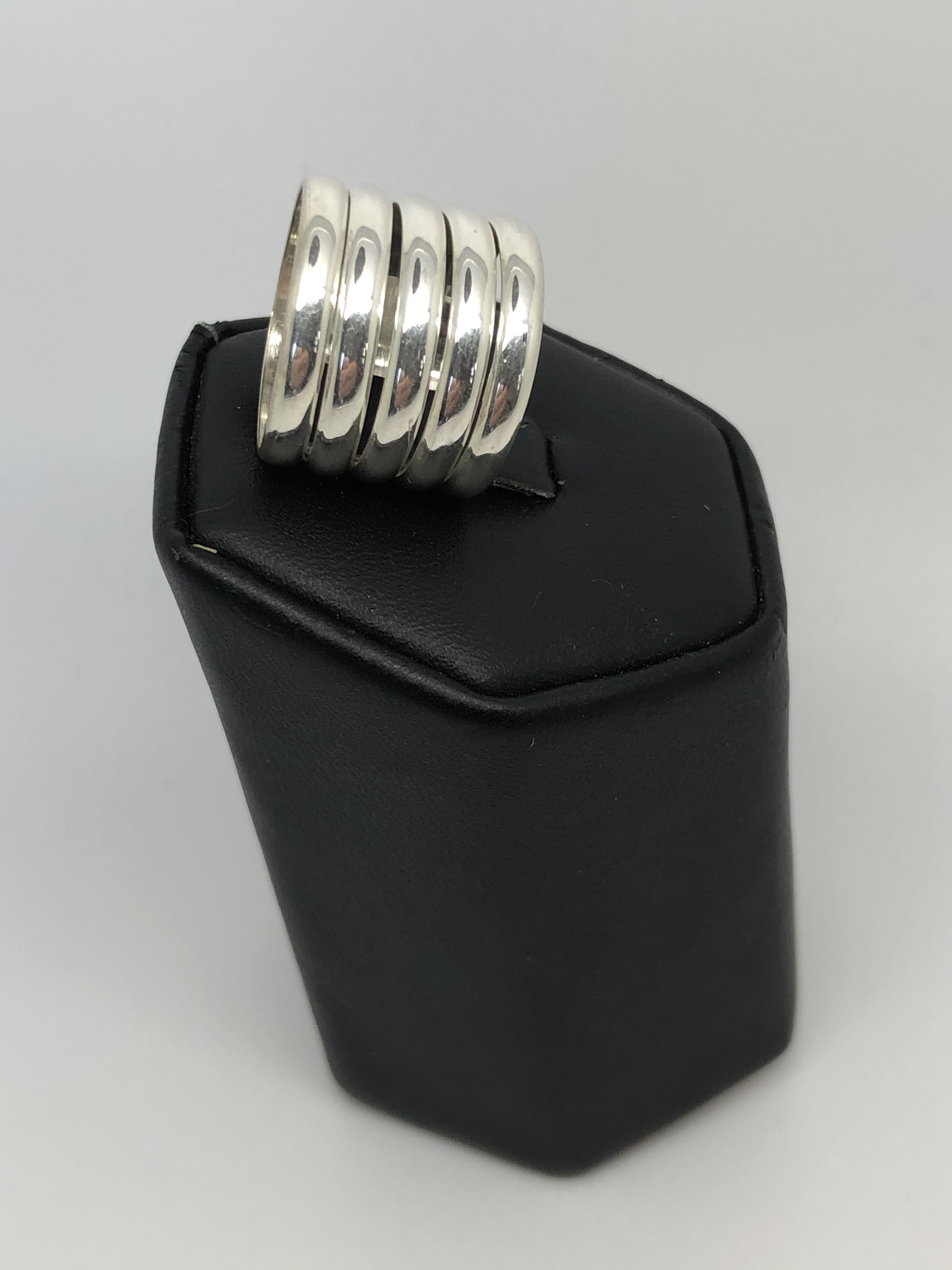 Sterling Silver 5 rings stacked together look size 6