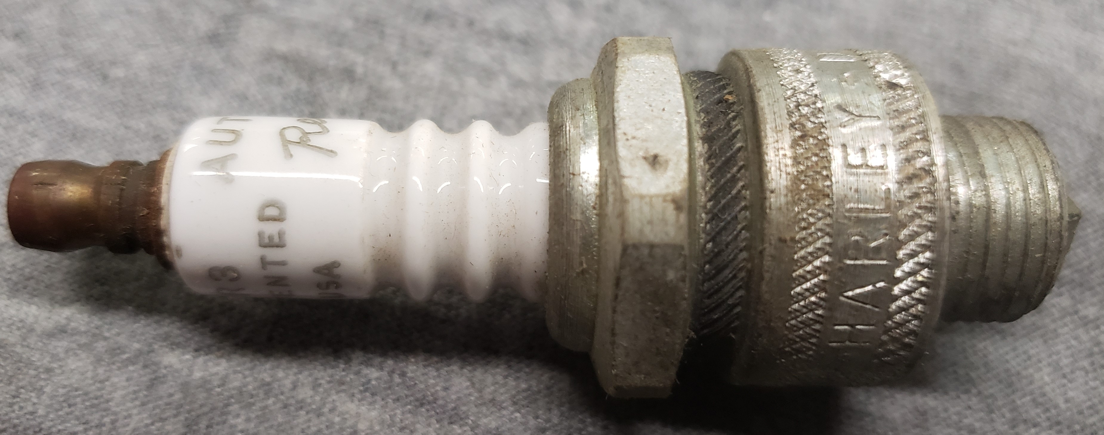 Vintage 1940's Harley-Davidson Auto-Lite R3 Spark Plug original box