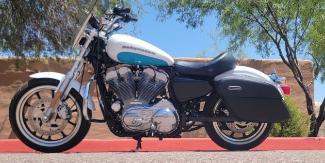 2017 Harley-Davidson® XL883L - Sportser SuperLow®