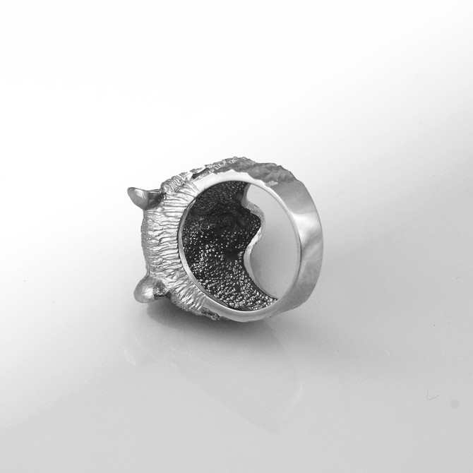 Mens Sparkle-Cut White Gold Tiger Head Ring