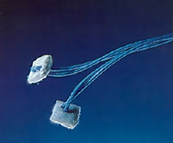 Pre-punched oval pledgets: 4.8 mm x 9.5 mm soft, quantity: box of 36