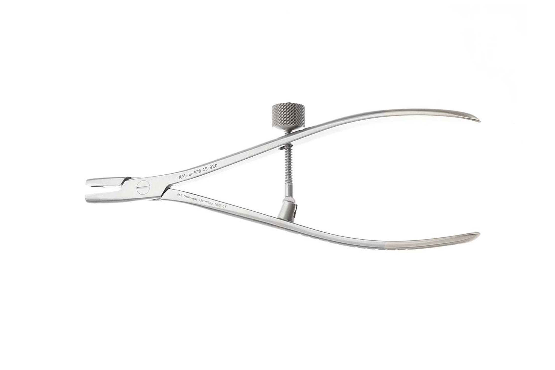 Screw Removal Forceps 7 1/8" (18.0 cm) length 2.5 mm (0.25 cm), KM49920