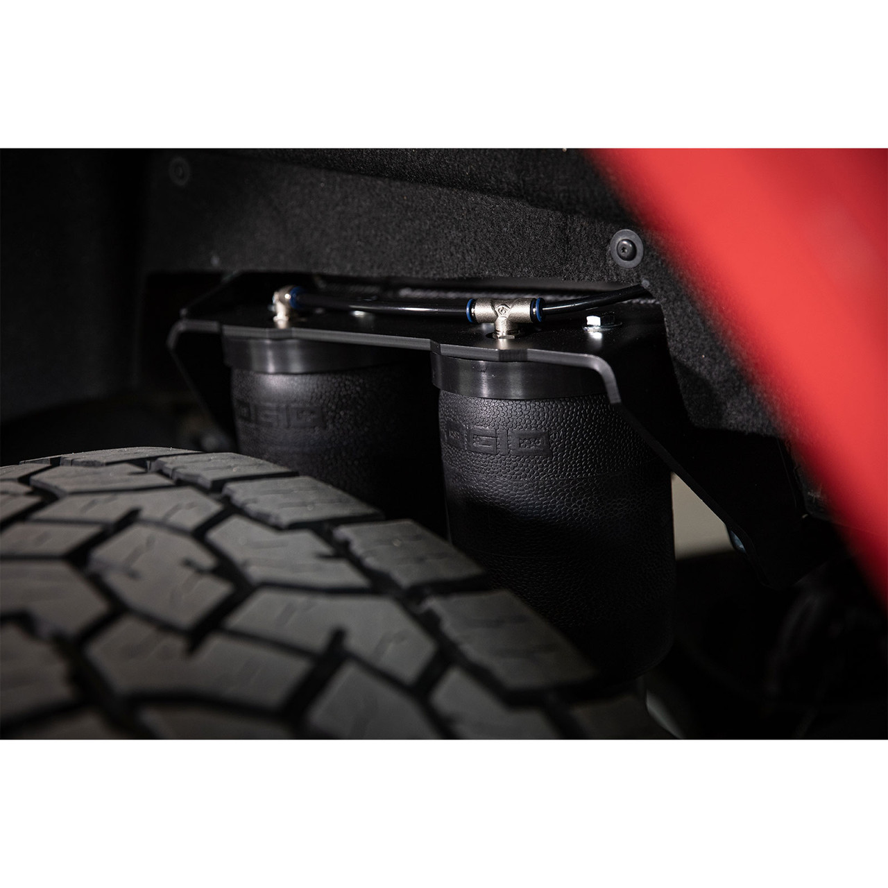 88-33200 - LOGIQ 2020-2026 Chevrolet Silverado GMC Sierra 2500 3500 Load Leveling Helper Spring Kit Installed