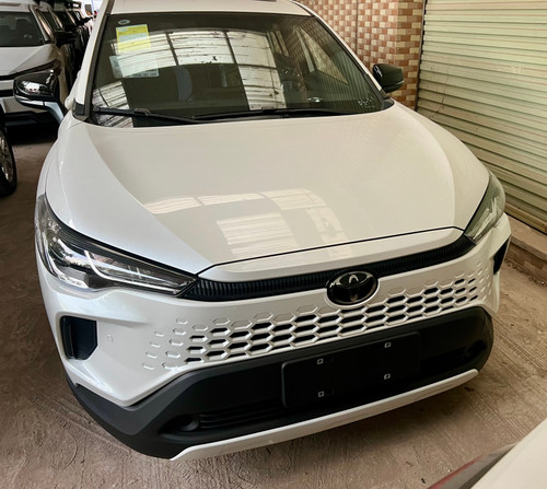 Toyota Corolla Cross 2026 White Hybrid 1