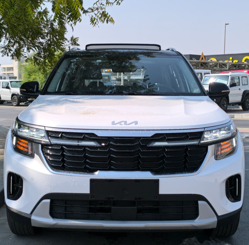 Kia Seltos 2025 Luxury with Black Panorama 2