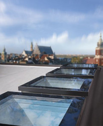FAKRO DEF-D U6 04K Electric Flat Roof Window with High Energy Efficient Triple glazing 80x80cm