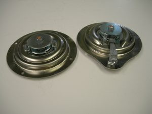 Slamming D-Ring Lock