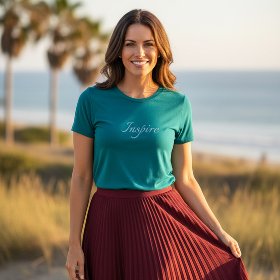 Tyrkysové tričko s bordó sukní