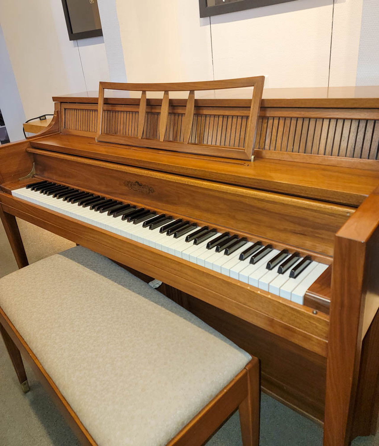 kimball baby grand piano under 5 foot walnut