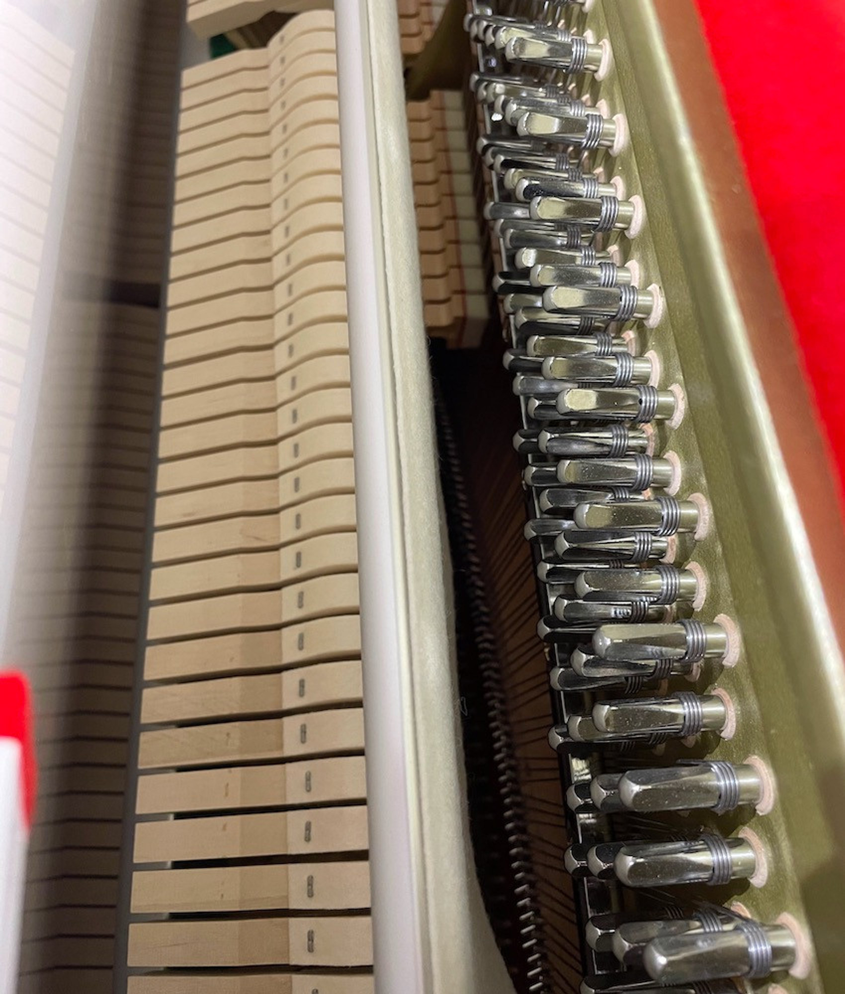 Kawai 43.3" K-15 Continental Upright Piano | Snow White Polish