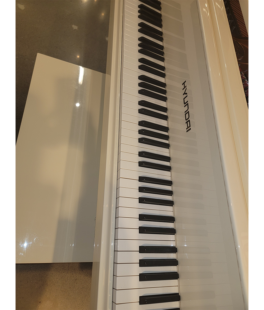 1999 Hyundai 5' 1" G80A Player Grand Piano | Polished Ivory | SN: ISBG0314