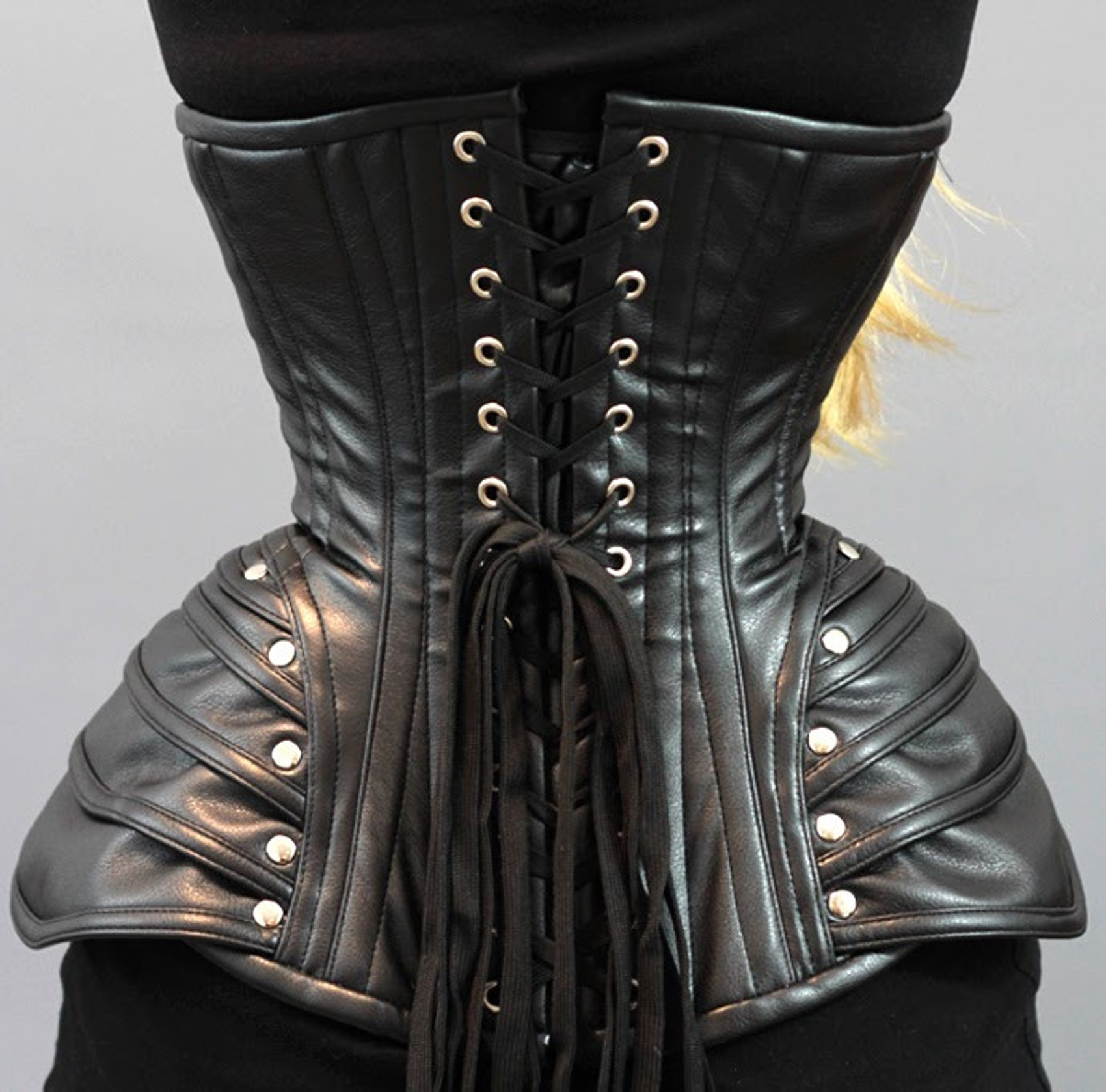 "Black Armor" Vegan Leather Hourglass Underbust Corset Gothic - NO ESTA EN INV -