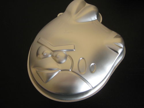 WILTON ANGRY BIRD CAKE TIN (HIRE ONLY)