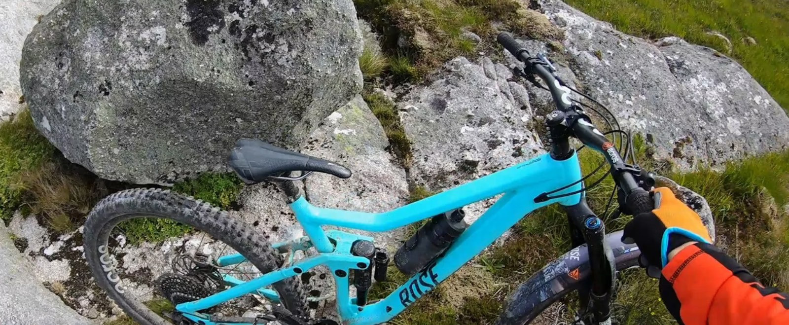 BBB - James Shirley | How to tighten a headset?