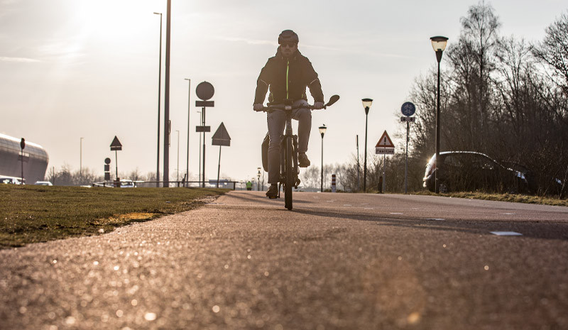 Ride Safe, Ride Smart: Best Commuter Helmets & Cargo Gear for City Cyclists