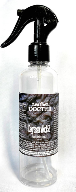 Degreaser Wool 5.6 by Leather Doctor is a woolskin degreaser for degreasing traces of lanolin or greasy soiling that yellows or attracts soiling like a magnet. (Degreaser Wool 5.6 - 250ml Fill - to be mixed with distilled water before use).