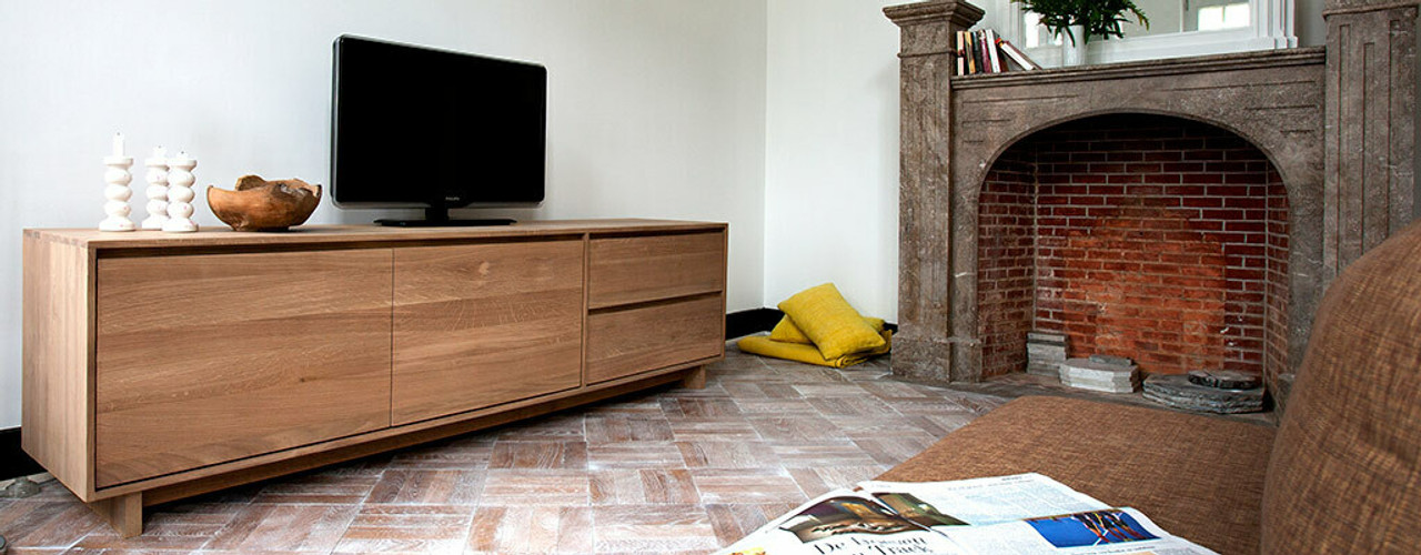 Solid Oak TV Units