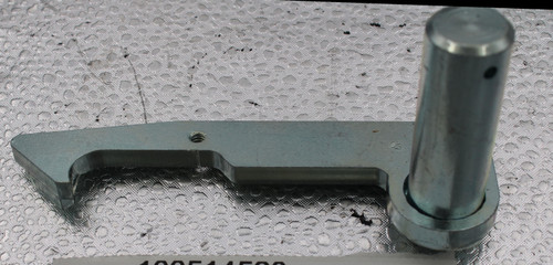 100514520 
 SRS Legacy # / CRef: 
 4-9018-2013 
 100514520 
 WELDMENT , CHUTE LATCH #1 (ZP)