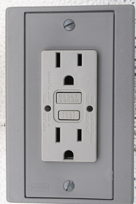 SEE 
 INSTRUCTIONS 
 TEST 
 MONTHLY 
 RESET 
 TEST 
 TEST 
 RESET 
 LIGHT FLASHES 
 IF RED 
 GFCI 
 REPLACE 
 HUBBELL