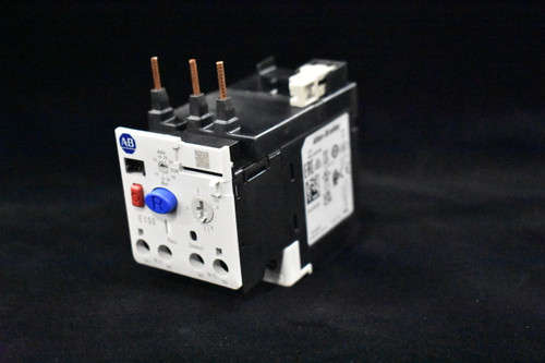 AB 
 Auto 
 . 15 20 
 A 
 30 
 COM 
 R 
 -1 
 E100 
 Status 
 NO