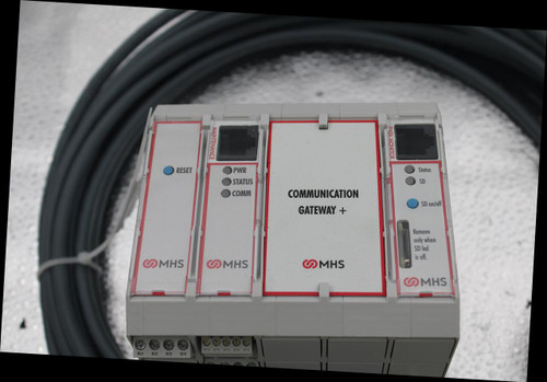 DATA MONITOR 
 MAINTENANCE 
 RESET 
 PWR 
 Statu 
 STATUS 
 SD 
 COMM 
 COMMUNICATION 
 GATEWAY + 
 SD on/off 
 Remove 
 only when 
 SD led 
 GMHS 
 is off. 
 GMHS 
 OMHS