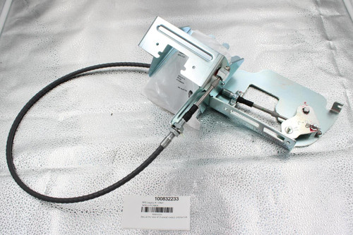 BULLETIN 140G 3P FLANGE CABLE OPERATOR 
 100832233 
 140G-J-FCXB04 
 SRS Legacy # / CRef: 
 100832233 
 BULLETIN 140G 
 HARDWARE KIT 
 FOR UND 
 FOR 140G 
 GJ ACTUATOR 
 MAT. NO. PN-40086