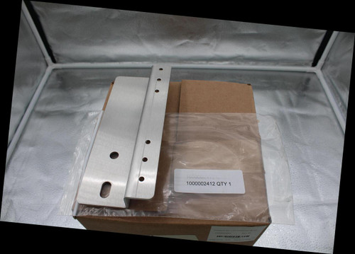 NA 
 1000002412 QTY 1 
 Product ID: LST-PHOTOEYE-02 
 1000004692 
 ROV OT 
 Date C 
 Code: 1820 Made in USA
