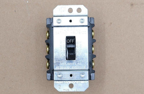 LISTED 
 @ 724F 
 HUBBELL 
 CAT.NO. HBL7810D 
 3/HP.120V 
 16HIP 240V. 
 HOFF 
 15 HP 490 
 JEJ0A 600 VA.C. 
 GENERAL PURPOSE 
 IG ! 
 VADE IN .SHE