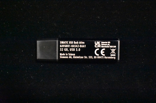 SIMATIC USB flash drive 
 Importer UK: 
 6AV6881-0AS42-0AA1 
 Manchester M20 2UR 
 32 GB, USB 3.0 
 CE E 
 Made in Taiwan 
 Siemens AG, Gleiwitzer Str. 555, DE-90475 Nuremberg