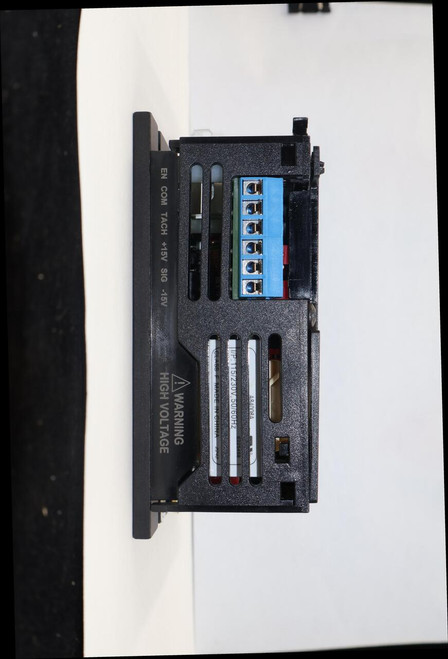 A840084 
 W/P: 115/230V,50/60Hz 
 E225458 
 CLASS F MADE IN CHINA 2242 
 A WARNING 
 EN COM TACH +15V SIG -15V 
 HIGH VOLTAGE