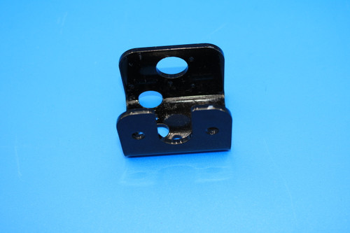 BRKT,PE MOUNT ITR UBT/ERS (1.8 - 100824139