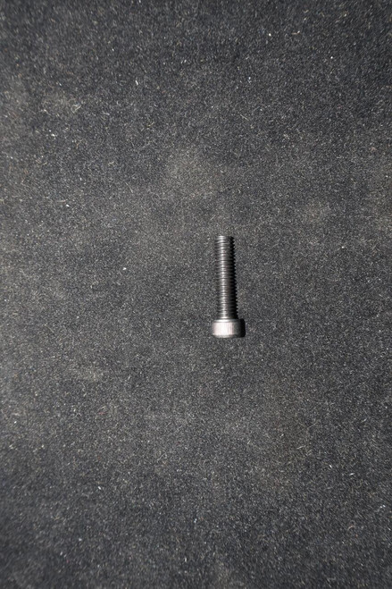 SCREW,#8-32 X 3/4"LG SHCS - 100838759