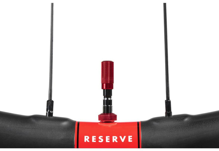 Set de tapones y tuercas Reserve