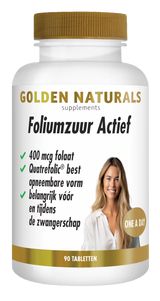 Golden Naturals Foliumzuur Actief supplementen flesje met 90 tabletten en gouden deksel en vrouw.