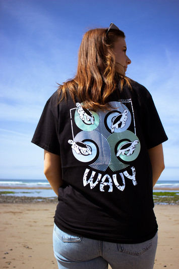 Unisex Wavy Turtles T-shirt 