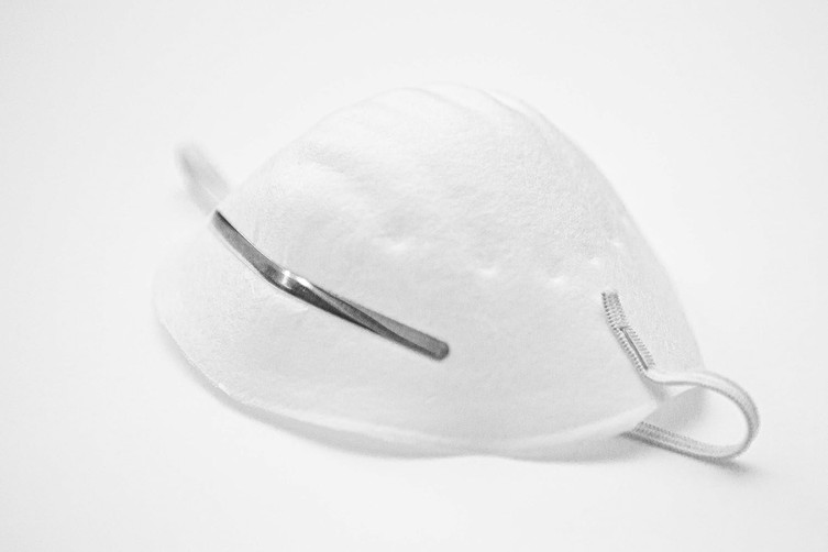 G & F 9118 Disposable Non-Toxic Dust and Filter Mask, 50-Pack — nose foam cushion detail