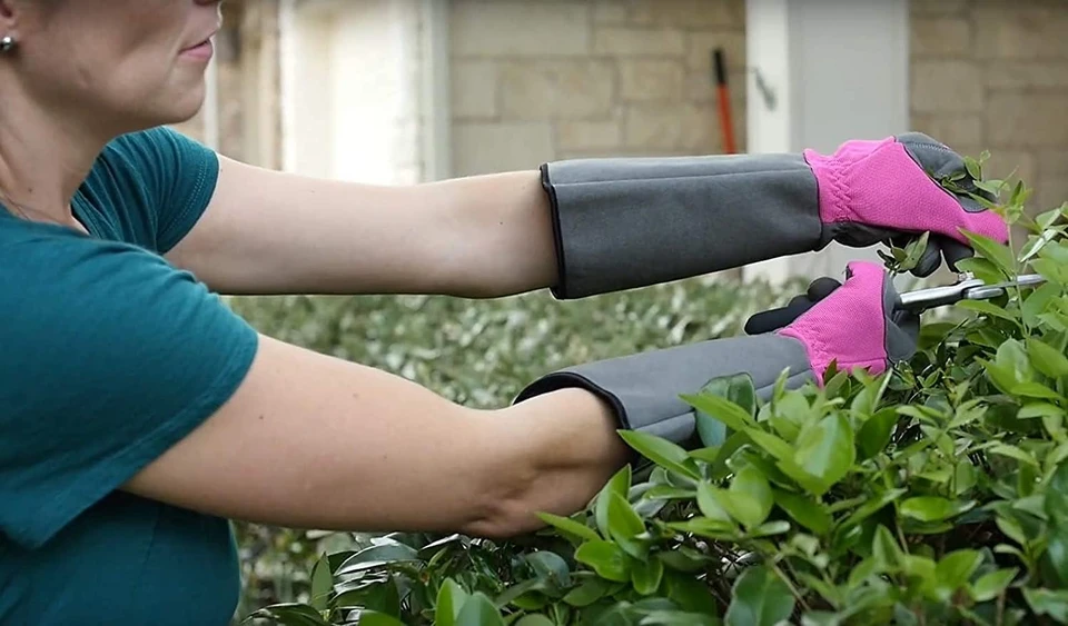 Florist Pro thorn-resistant rose gardening gloves, long sleeve, synthetic leather palm, medium — alternate view 2