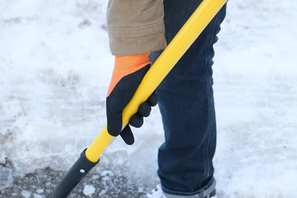 Waterproof winter work gloves with double thermal shell and latex-coated palm — alternate view 4