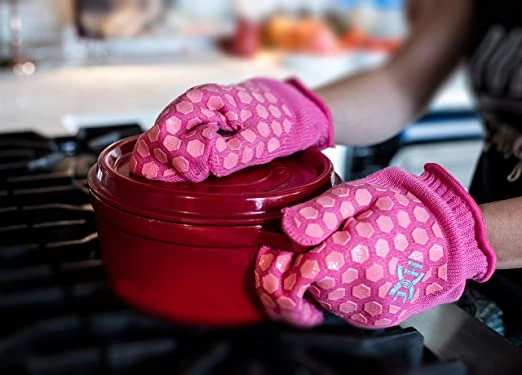 heat resistant glove, heat-resistant gloves, grill gloves, bar b-q gloves, barbeque gloves