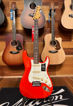 B-Stock Fender Player II Stratocaster, Rosewood Fingerboard, Coral Red M05
