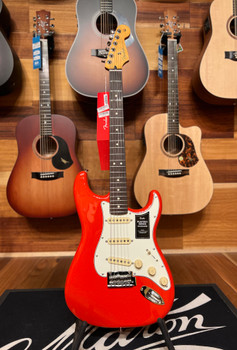 B-Stock Fender Player II Stratocaster, Rosewood Fingerboard, Coral Red M04