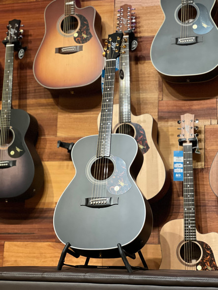 Maton Troubadour Traditional Satin Black