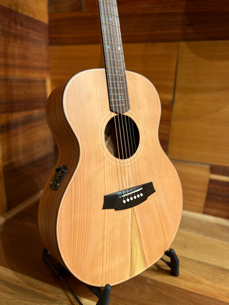 Cole Clark AN2E-RDMAHR - AN Grand Auditorium 2 - Redwood Mahogany with Rosewood Fretboard