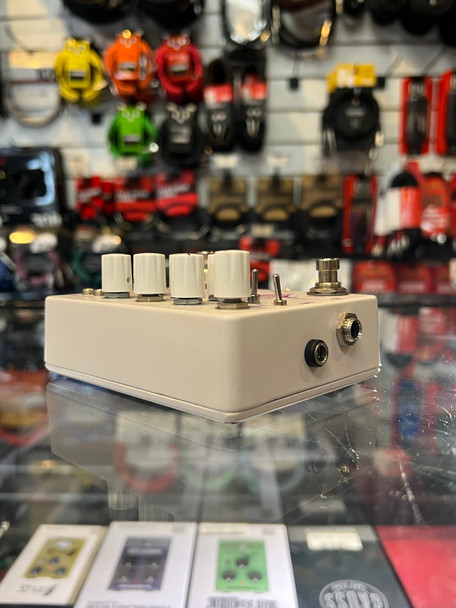 Pre-Owned Crazy Tube Circuits Stoned HZ