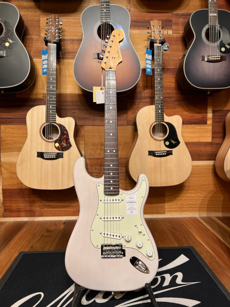 Display Stock Fender Made in Japan Hybrid II Stratocaster, Rosewood Fingerboard, US Blonde