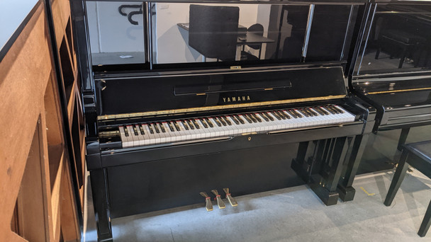 Yamaha UX3 Upright Piano Second Hand (1984)