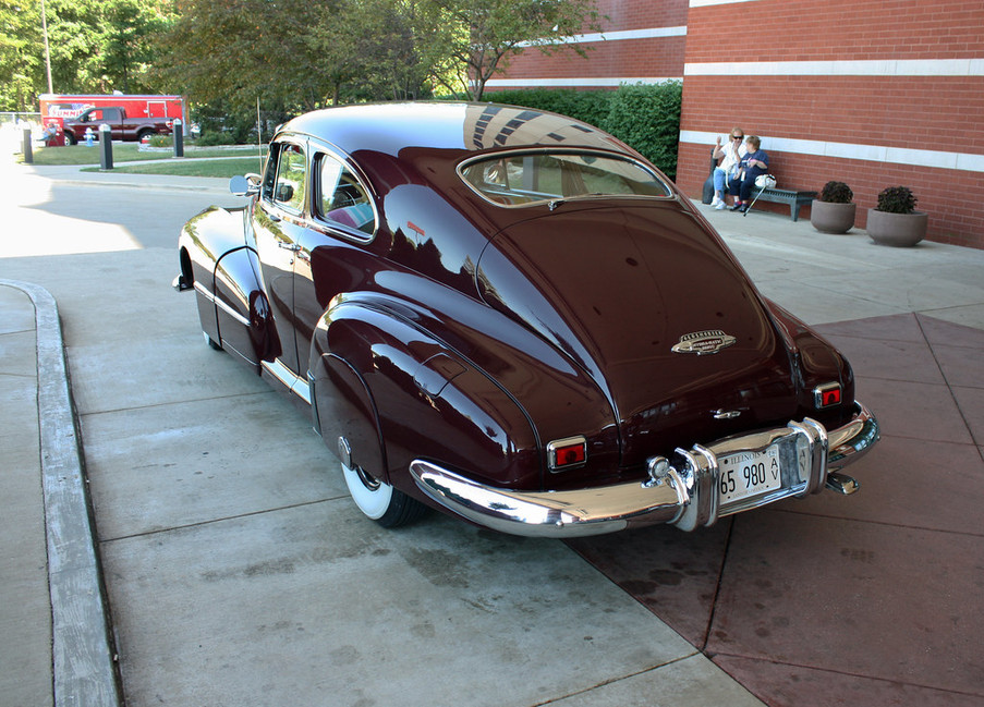 1947 Oldsmobile Series 76 Catalog and Classic Car Guide