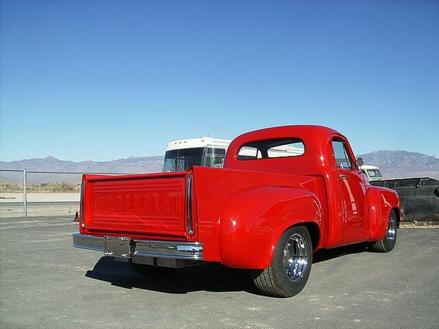 1952 Studebaker 2r6 Catalog and Classic Car Guide