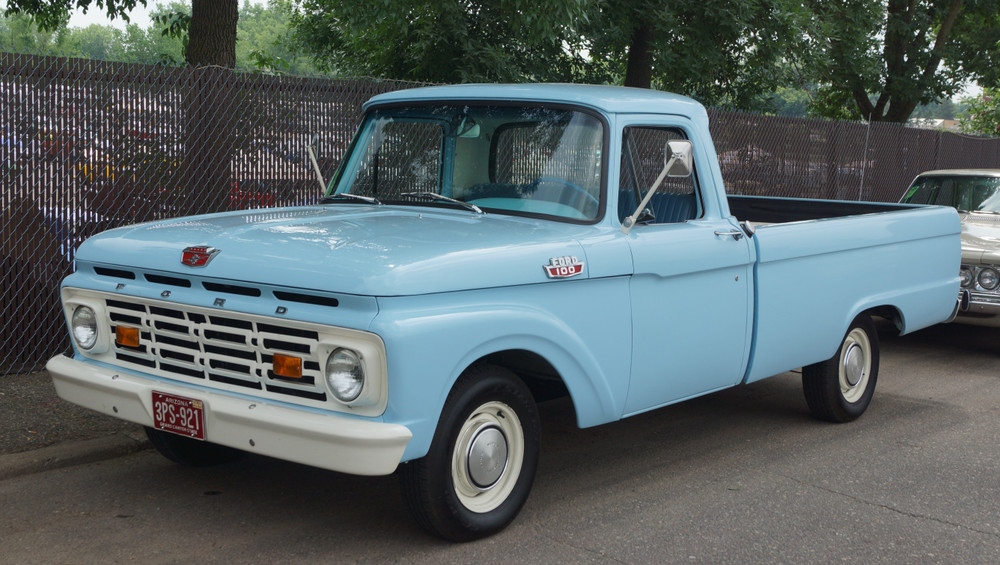 1962 Ford F-100 Catalog and Classic Car Guide