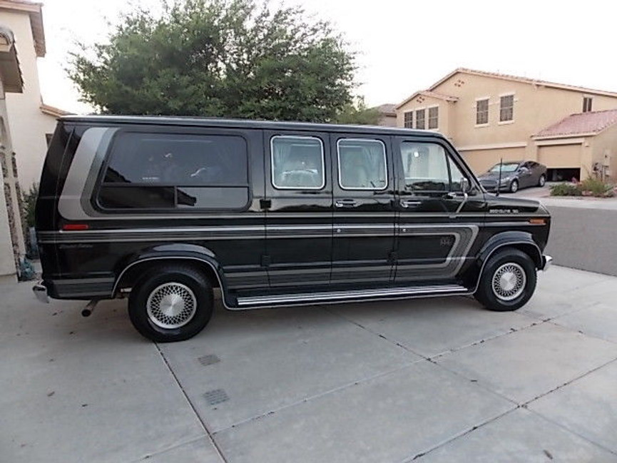 1986 Ford E-150 Econoline Catalog and Classic Car Guide